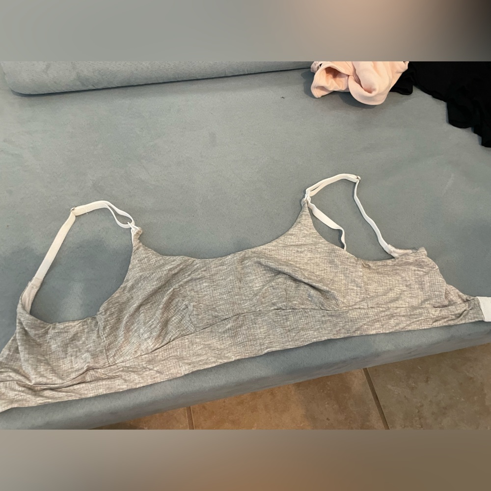 The everything bra in gray Mari- small